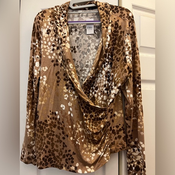 Gorgeous Ann Taylor Wrap Top - Animal Print - Picture 1 of 6